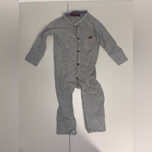 7 For All Mankind Baby Button Up One Piece Bodysuit 6-9 Month Grey Waffle Knit